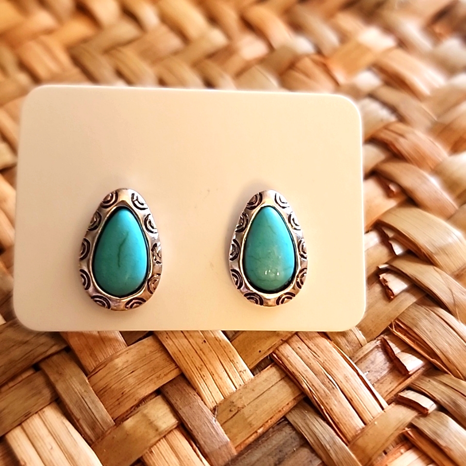 Southwestern Simulated Turquoise Stud Earrings 10$